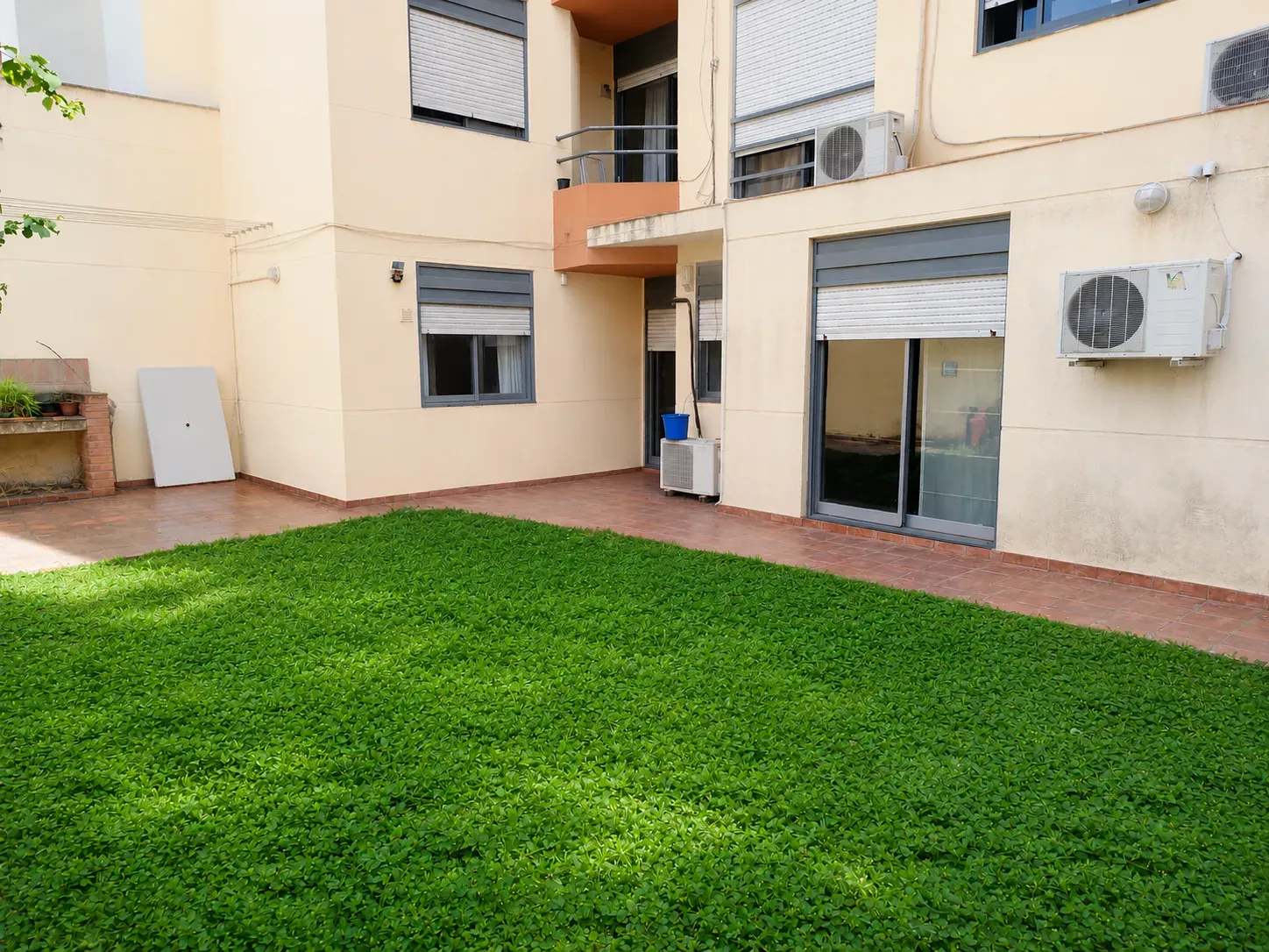 Centro Departamento en venta , amplio patio , 4 dormitorios, 2 baños