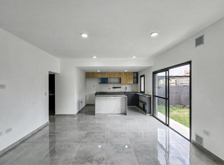 Casa · 70m² · 3 Ambientes · 1 Cochera