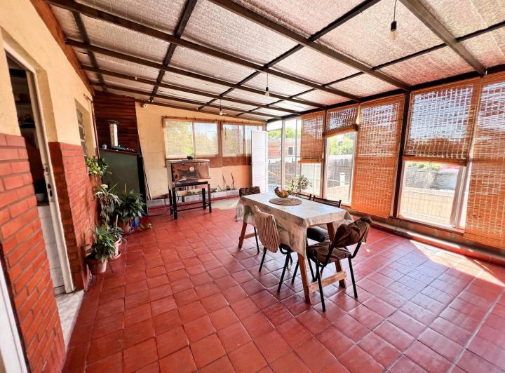 Casa · 250m² · 6 Ambientes