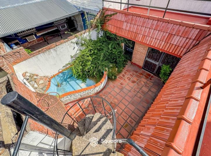 Casa · 183m² · 6 Ambientes · 2 Cocheras
