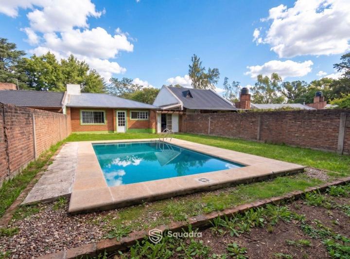 Casa · 153m² · 5 Ambientes · 2 Cocheras