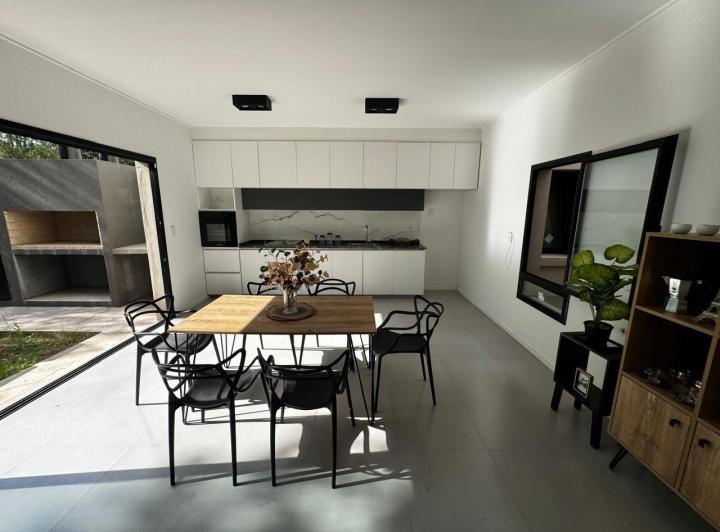 Casa · 89m² · 3 Ambientes · 2 Cocheras