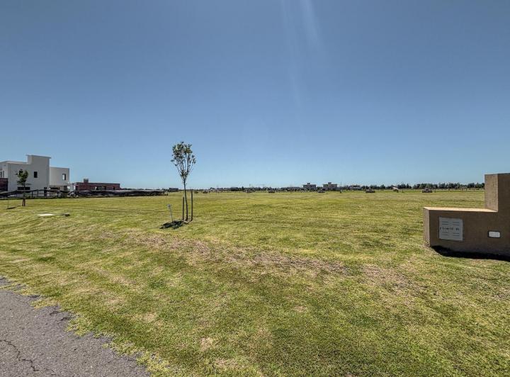 Terreno · 830m²