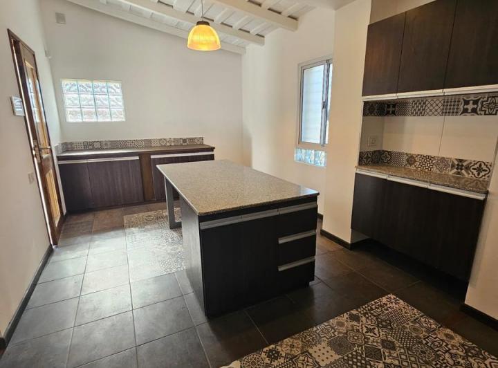 Casa · 160m² · 5 Ambientes · 2 Cocheras