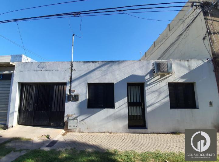 Casa · 212m² · 5 Ambientes · 4 Cocheras