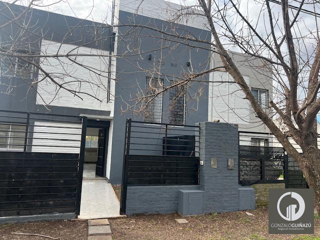 Casa · 118m² · 5 Ambientes · 3 Cocheras