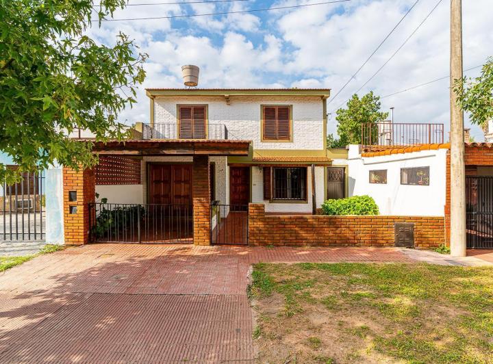 Casa · 168m² · 4 Ambientes · 3 Cocheras
