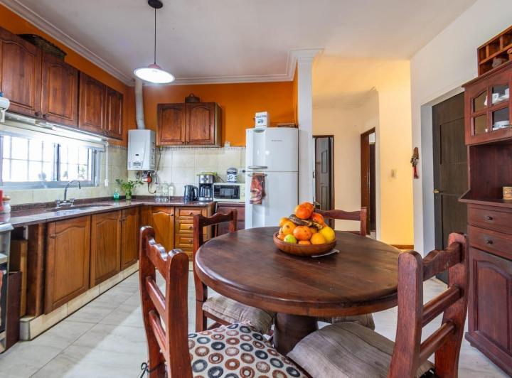 Casa · 195m² · 5 Ambientes · 1 Cochera