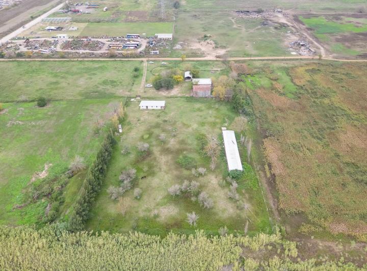 Campo · 320m² · 5 Ambientes