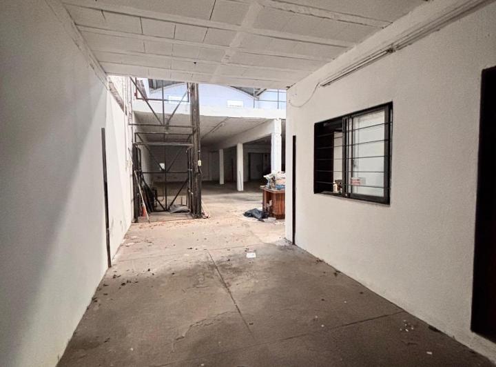 Bodega-Galpón · 448m² · 2 Ambientes