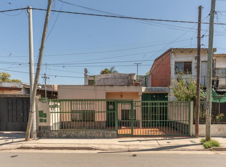 Bodega-Galpón · 231m² · 4 Ambientes · 2 Cocheras