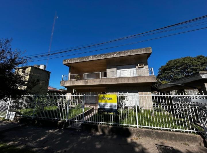 Casa · 351m² · 4 Cocheras