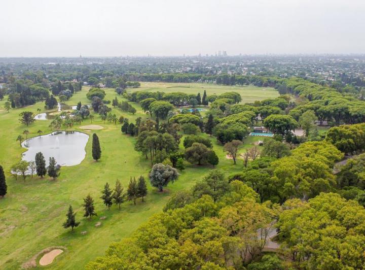 Terreno · 830m²