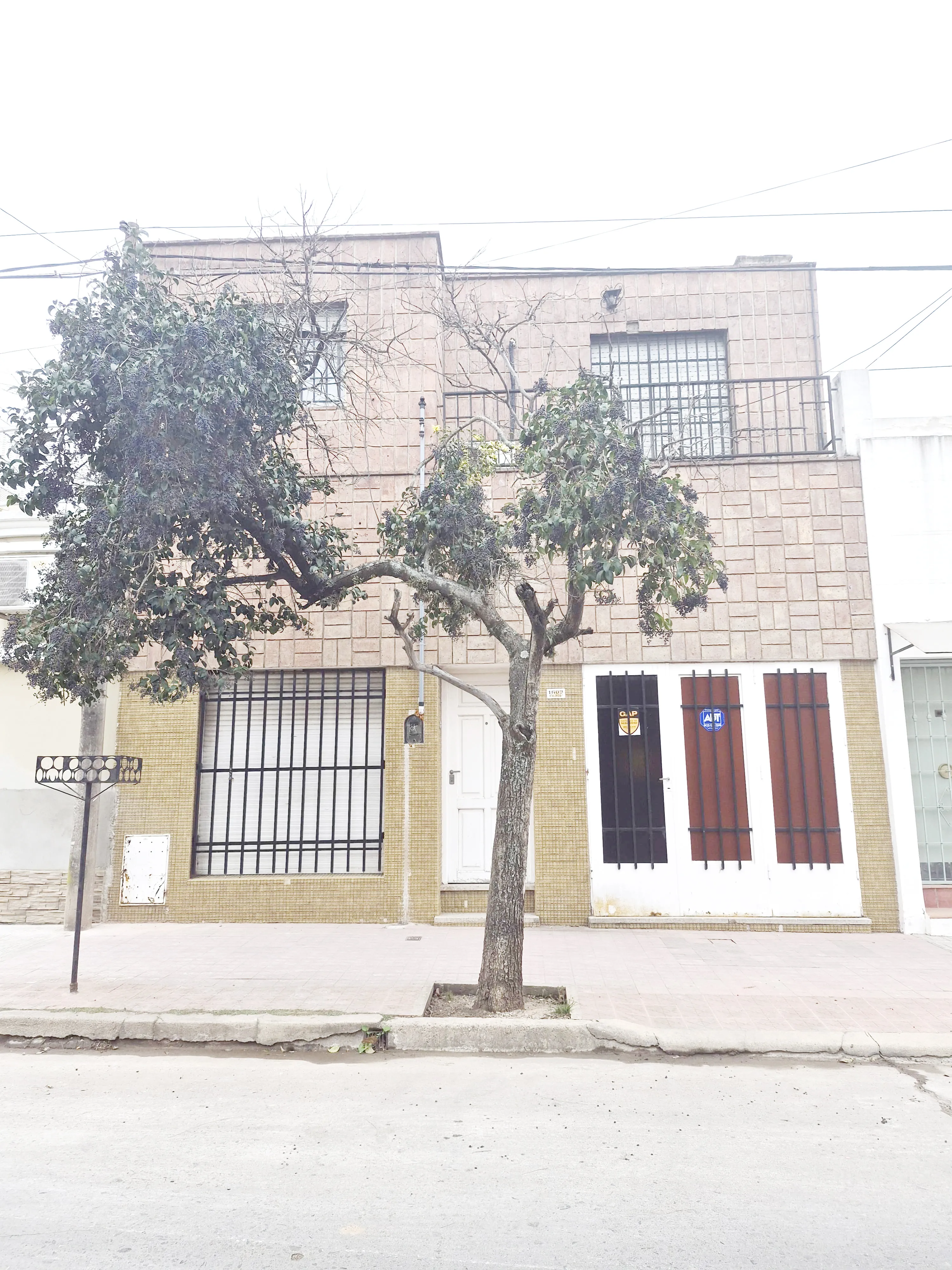 Vendo PH de 3 dorm a mejorar en B° Pueyrredón