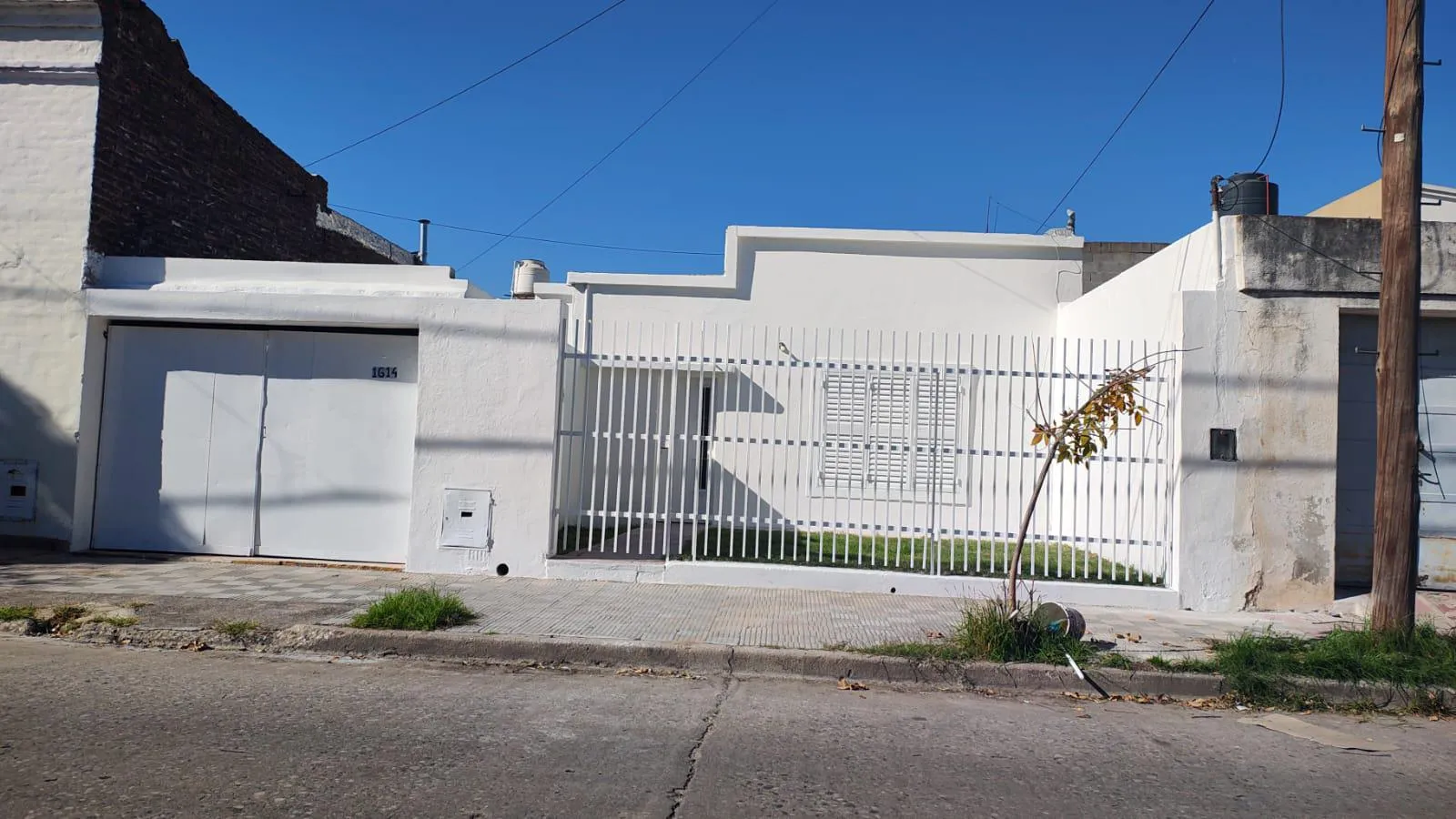 CASA HERMOSA EN VENTA CON COCHERA  BARRIO TALLERES