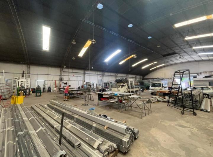 Bodega-Galpón · 1164m² · 4 Ambientes · 2 Cocheras