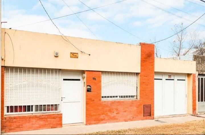 Casa · 115m² · 4 Ambientes · 1 Cochera
