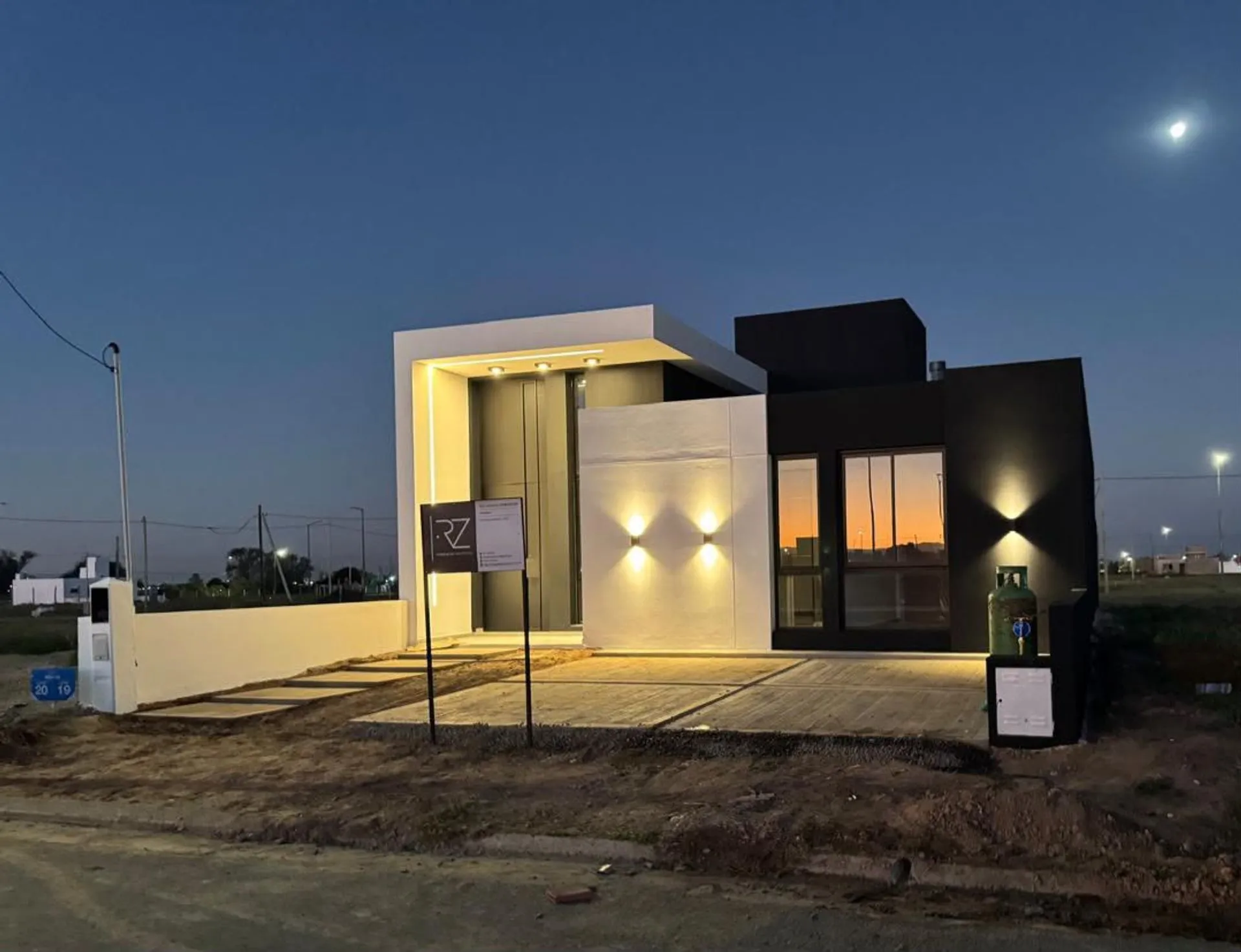 CASA TIPO DUPLEX CORDOBA CUESTA DE MANANTIALES 3 DORMI SEGURIDAD QUINCHO PATIO VENTA