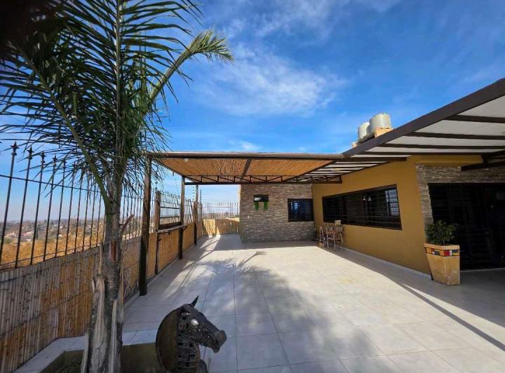 Casa · 500m² · 2 Dormitorios · 2 Cocheras