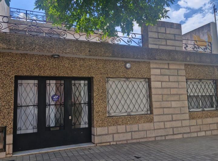 Casa · 207m² · 8 Ambientes · 1 Cochera