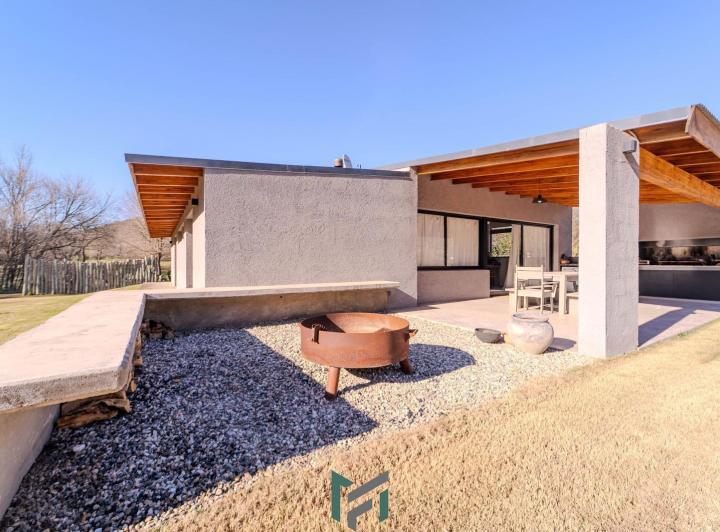 Casa · 154m² · 4 Ambientes · 2 Cocheras