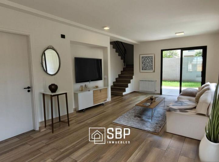 Casa · 154m² · 6 Ambientes · 2 Cocheras
