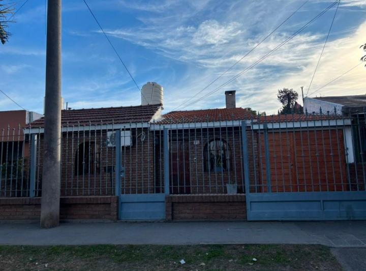 Casa · 170m² · 3 Ambientes · 1 Cochera