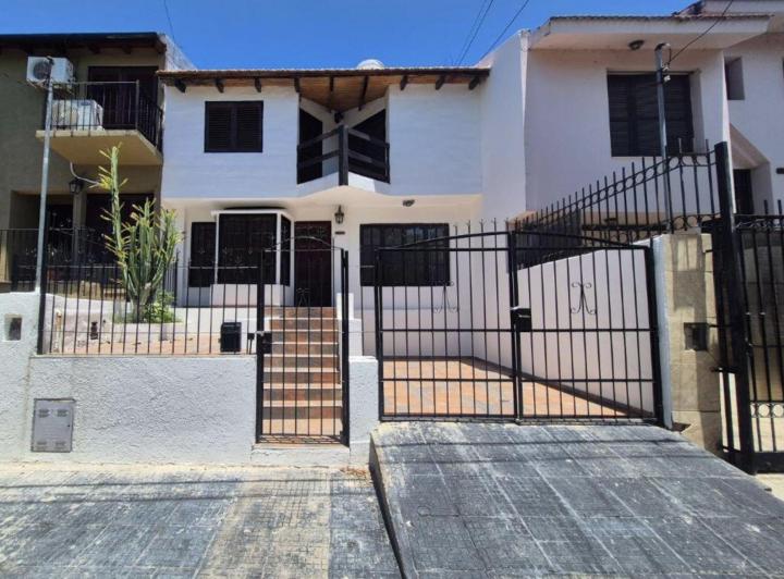 Casa · 178m² · 5 Ambientes · 1 Cochera