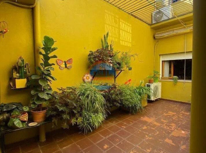 Casa · 142m² · 12 Ambientes · 1 Cochera