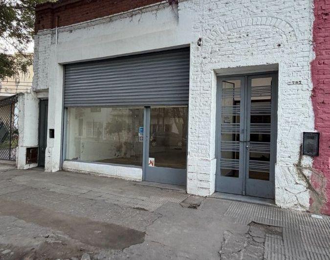 Local comercial · 285m² · 3 Ambientes · 1 Cochera