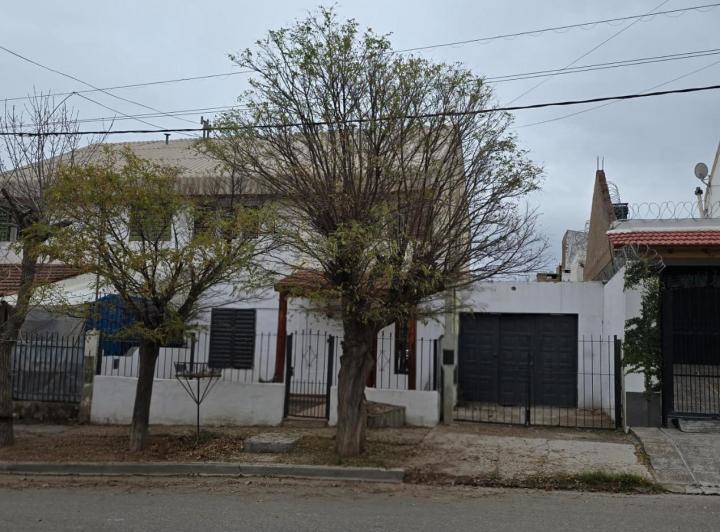 Casa · 20m² · 5 Ambientes · 1 Cochera