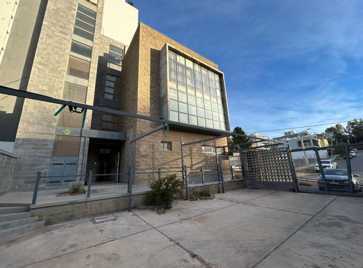 Edificio · 950m² · 12 Ambientes