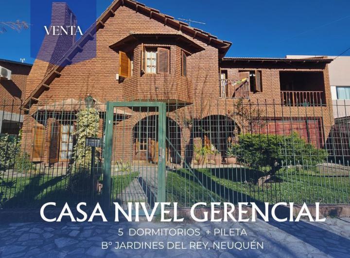 Casa · 315m² · 10 Ambientes · 4 Cocheras