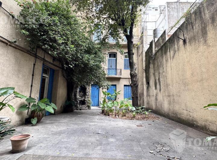 Terreno · 916m² · 4 Cocheras