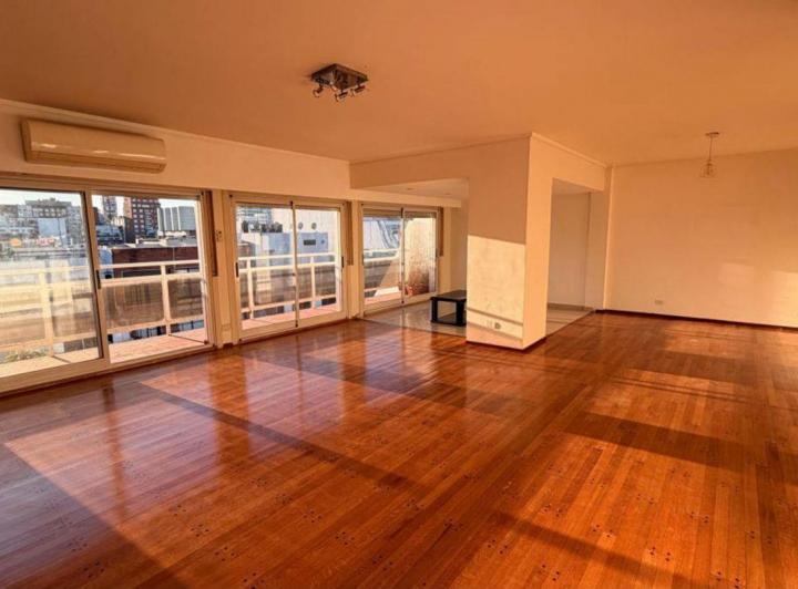Departamento · 180m² · 4 Ambientes · 1 Cochera