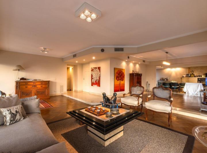 Departamento · 209m² · 7 Ambientes · 1 Cochera