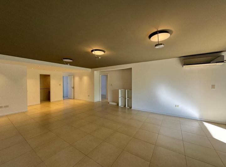 Departamento · 140m² · 6 Ambientes · 1 Cochera