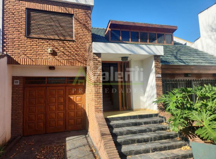 Casa · 200m² · 5 Ambientes · 1 Cochera