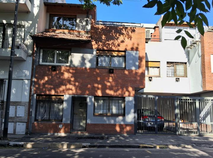 Casa · 101m² · 6 Ambientes · 1 Cochera