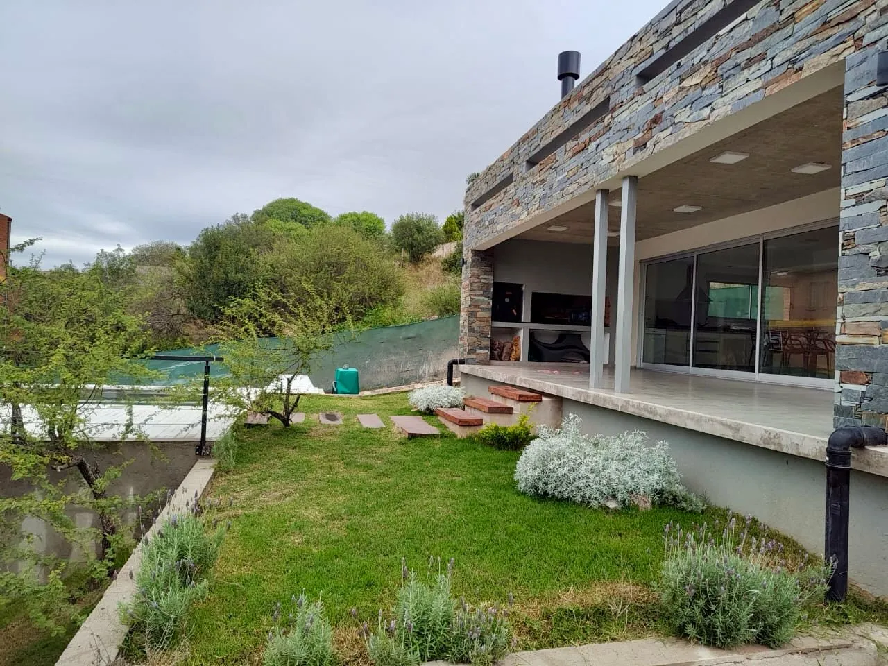Venta Casa Amoblada con Vista Al Lago | Villa Carlos Paz | Pileta | Cochera