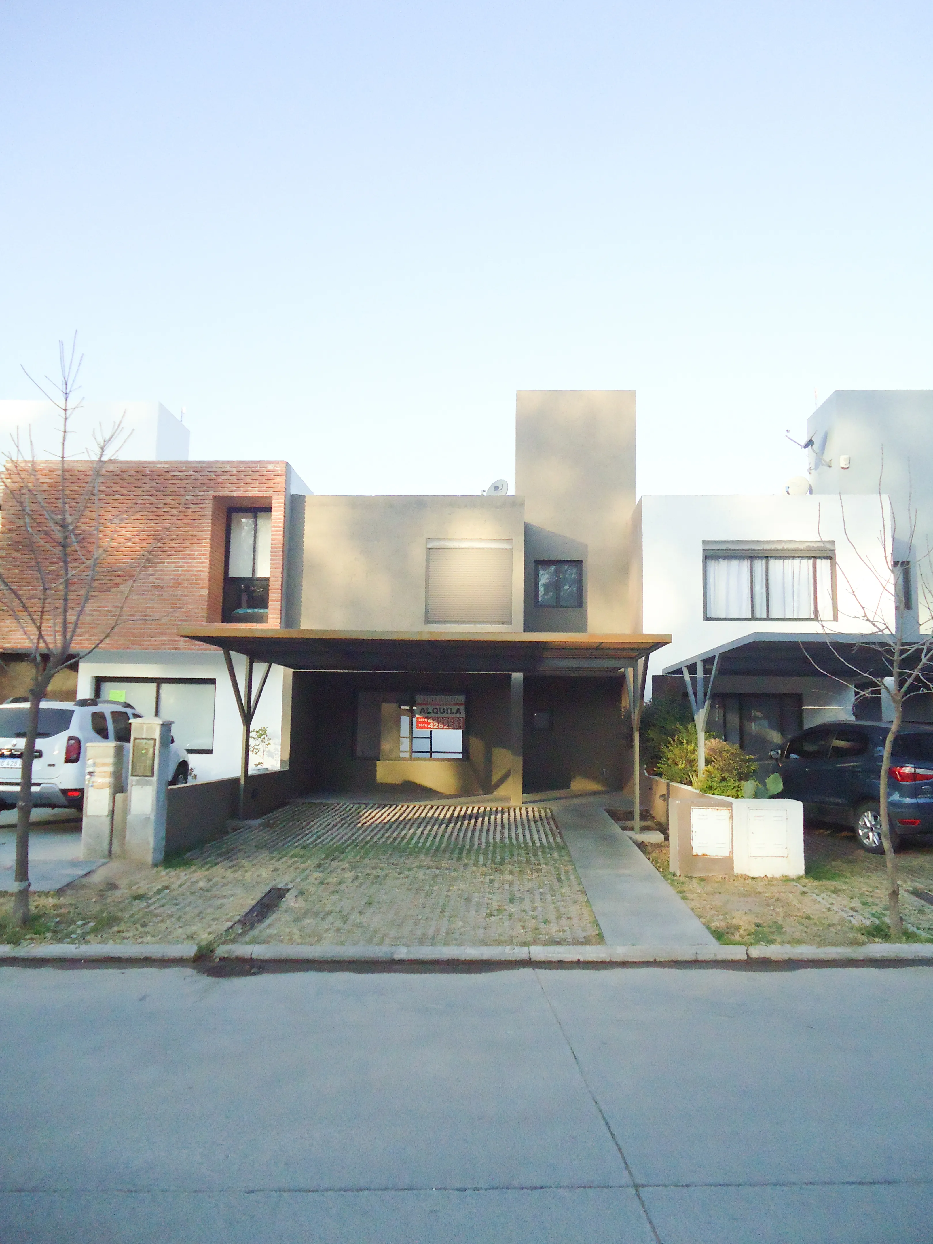 BARRIO PRIVADO CLAROS DEL BOSQUE, DUPLEX, TRES DORMITORIOS, DOS BAÑOS, COCHERA DOBLE