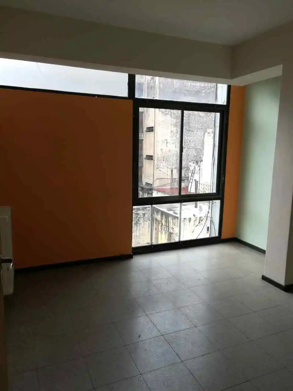 Ofi.centro Gral. Paz 94 (esq. 9 de Julio) 9°piso, 31m2, U$ 24.800, muy iluminada, dueño