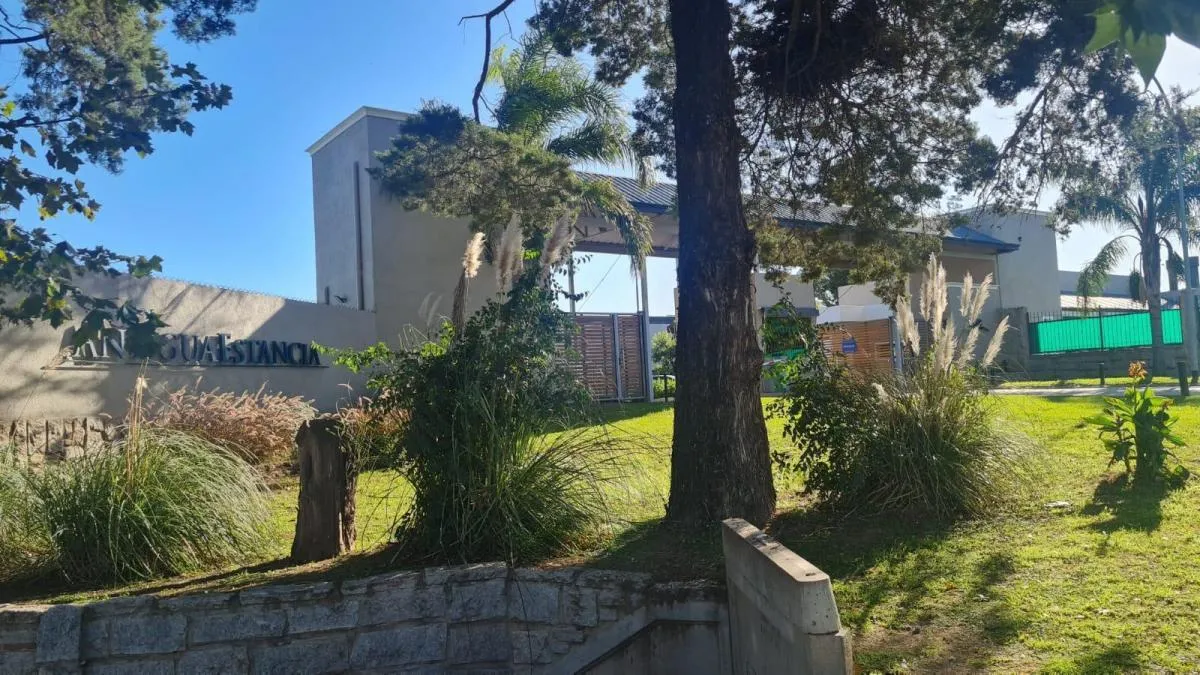 VENTA CASA EN ANTIGUA ESTANCIA VILLA ALLENDE