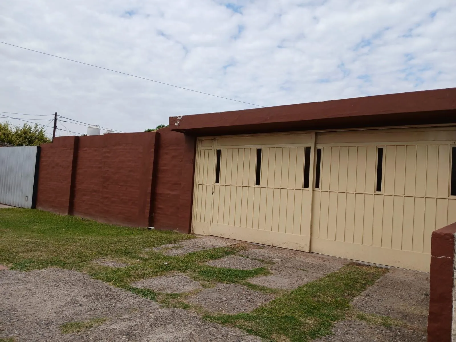 ¡Venta! Oportunidad de Inversión: Gran Lote con Renta y Potencial Constructivo