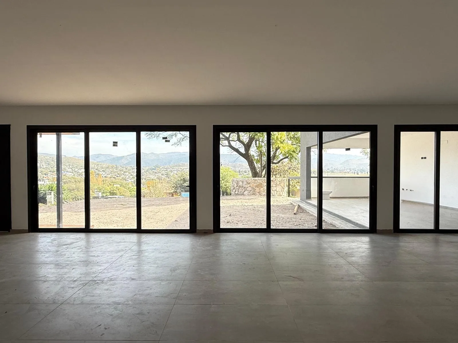 ¡Vena! Hermosa casa a estrenar La Cuesta - 3 dormitorios ¡Con Vistas Increíbles!