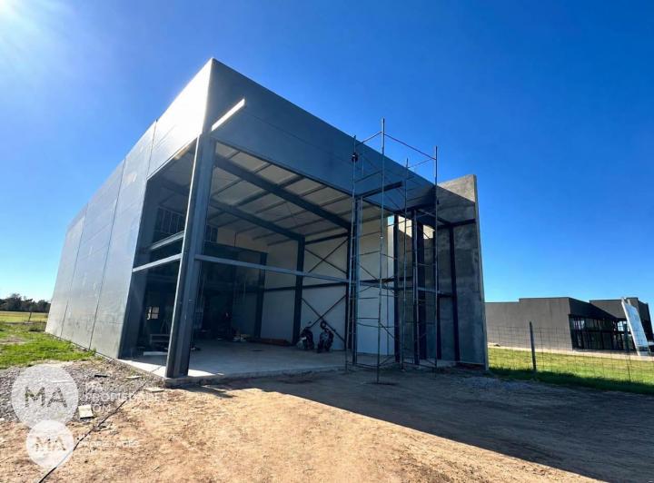 Local comercial · 375m² · 4 Ambientes