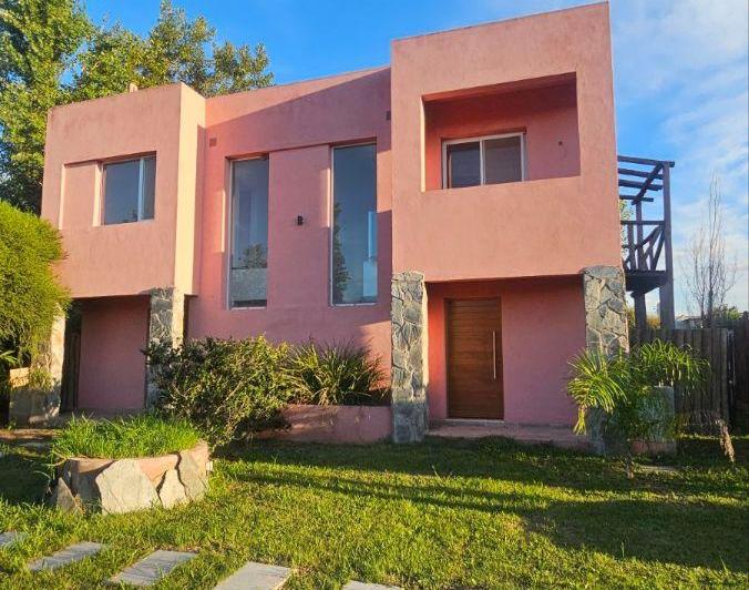 Casa · 90m² · 4 Ambientes · 1 Cochera