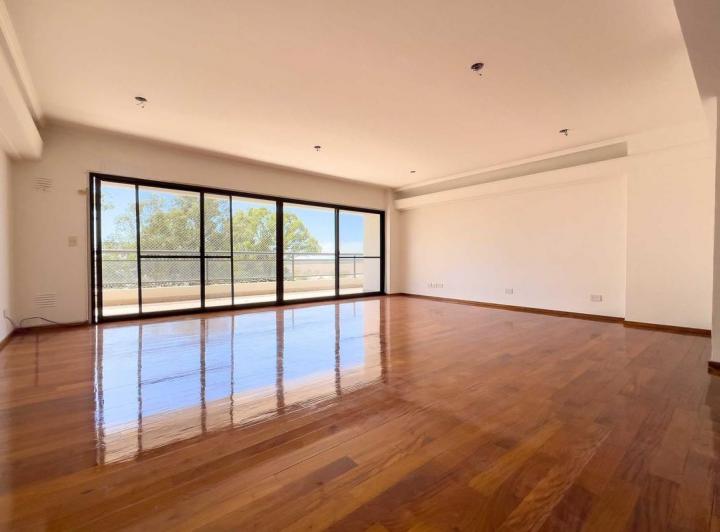 Departamento · 156m² · 5 Ambientes · 1 Cochera