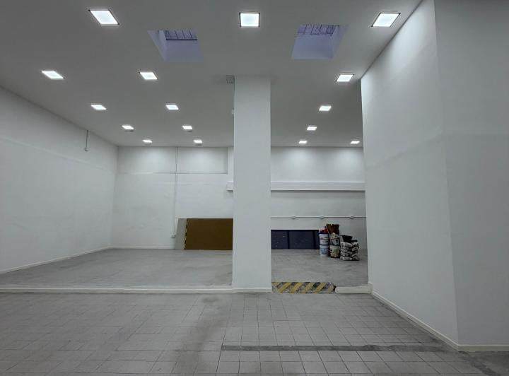 Local comercial · 200m²