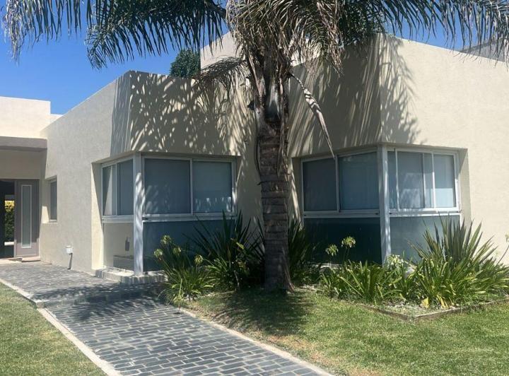Casa · 150m² · 5 Ambientes · 2 Cocheras